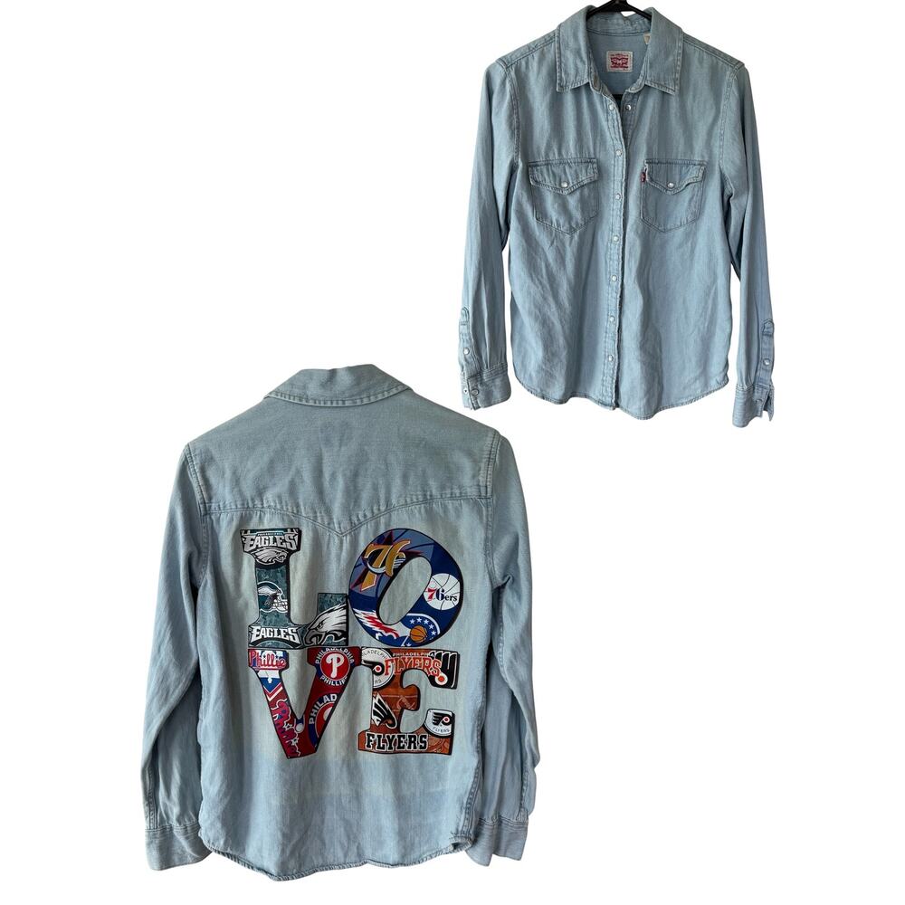 Levi’s Philadelphia Sports Teams LOVE design Rare size XS